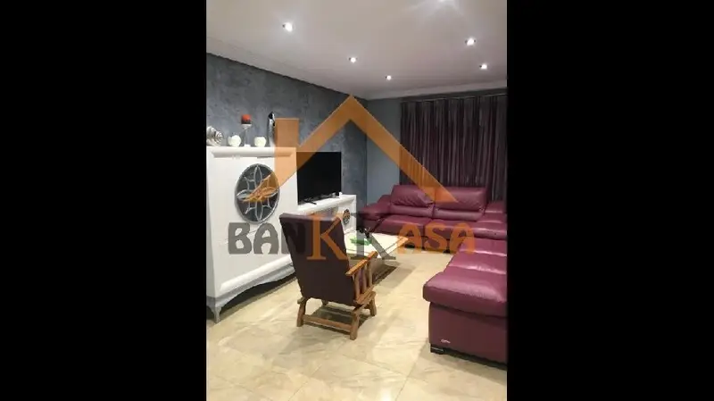 Dúplex Reformado en El Ejido Oeste 4 Dormitorios Garaje Patio