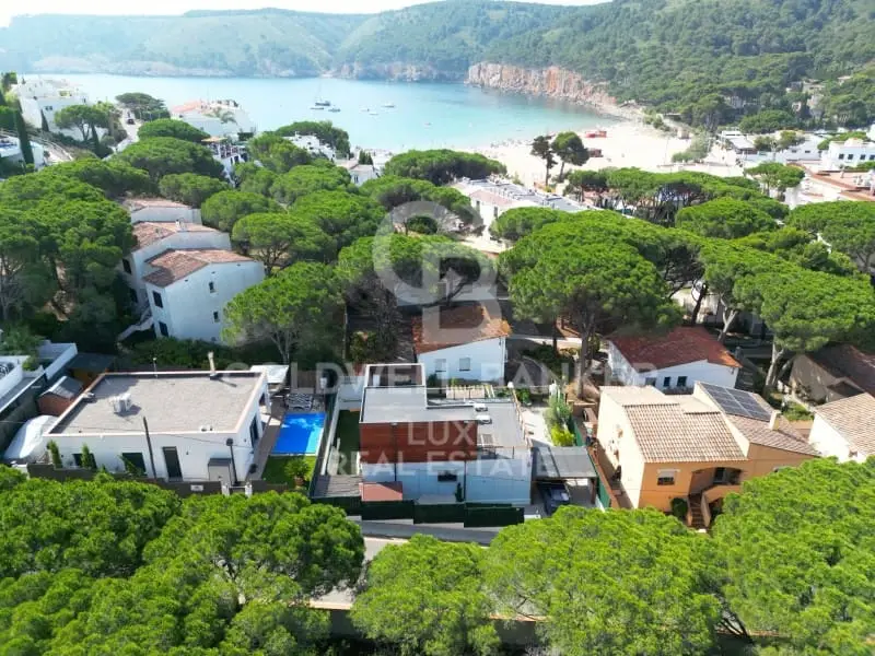 Chalet en L'Escala cerca de la playa con jardín y piscina