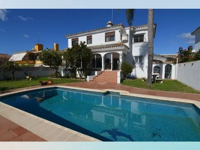 Villa Lujosa 5 Dormitorios San Pedro Alcántara Marbella