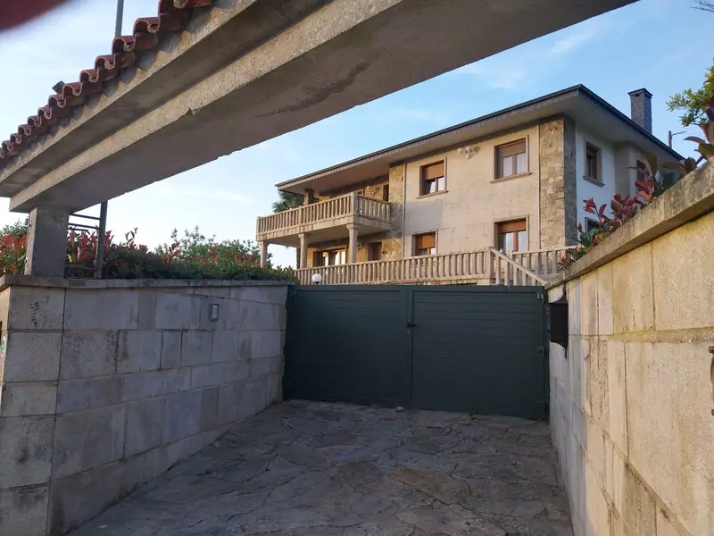 Casa en venta en Ames A Coruña 6 habitaciones 2 baños garaje jardin