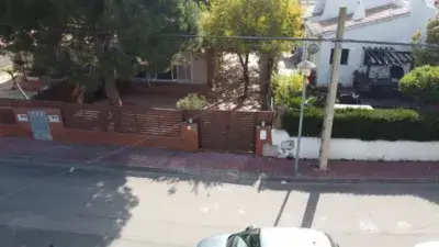 Casa Adosada en Alquiler con Jardin