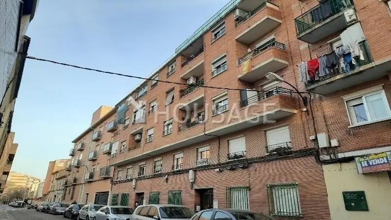 Piso en venta Zaragoza Torrero 3 dormitorios para reformar