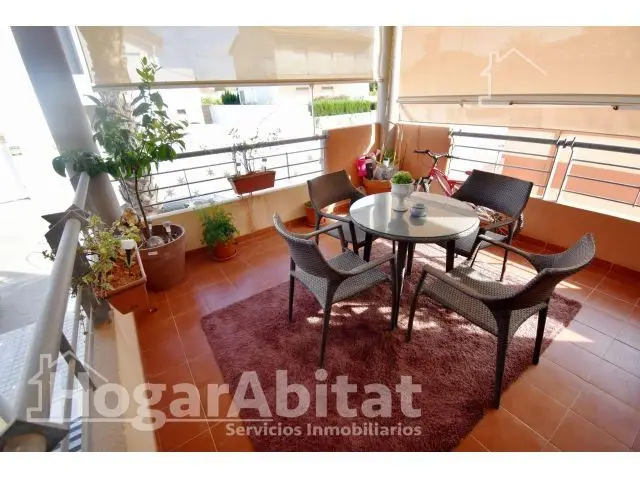 Adosado con 4 Terrazas Piscina y Garaje Cerca de la Playa