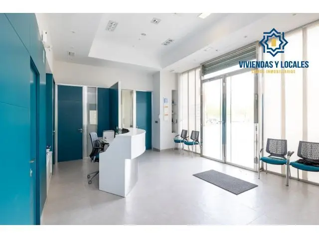 Local Comercial en Granada Junto al PTS