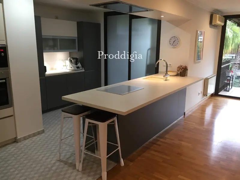 Vivienda en Alquiler Temporal Parc Central con Piscina