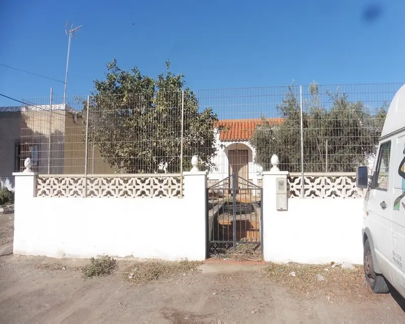 Casa en Venta en Vícar 206m2 4 habitaciones 2 baños
