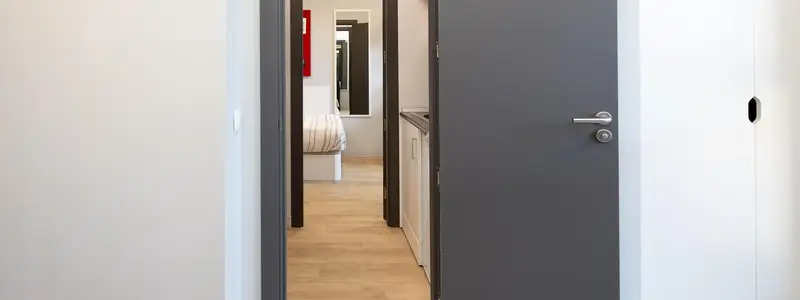 Habitaciones Amuebladas con Baño Compartido y Kitchenette