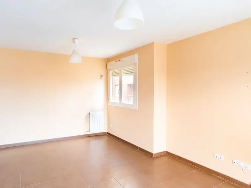 Garaje 70m2 3 habitaciones 2 baños Puebla de Alfinden