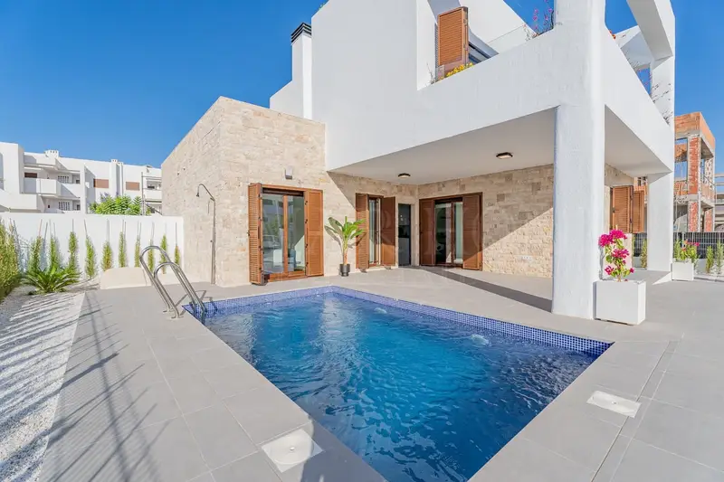 Adosados en Venta Mar de Pulpi: Villas de Lujo con Piscina Privada