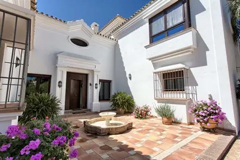 Villa de Lujo en Marbella 5 Dormitorios Piscina Privada