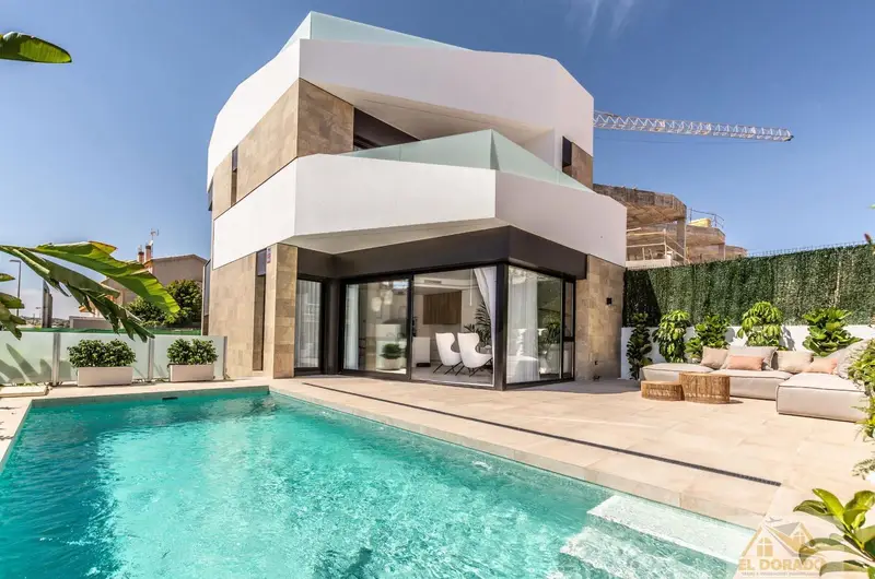 Villa en Orihuela 3 Dormitorios Piscina Privada Nueva