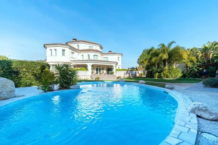 Casa de Lujo en Venta 5 Dormitorios 8 Baños Castellon
