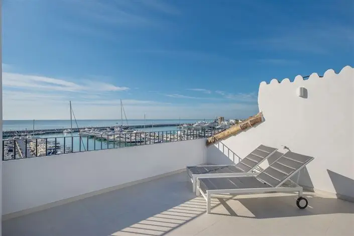 Ático 1 Dormitorio Puerto Banús Vistas al Mar Alquiler Vacacional
