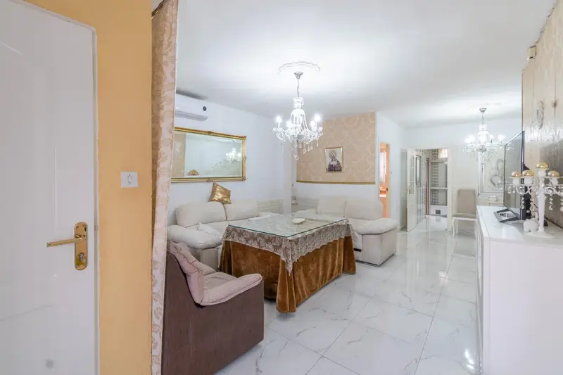 Venta Adosado con Patio y Terraza en Centro Peligros