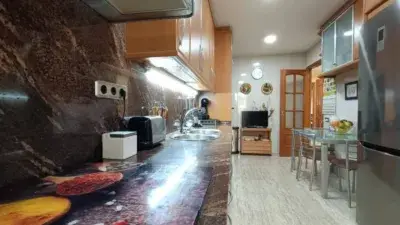 Casa en Artesa de Lleida con Garaje y Dos Viviendas