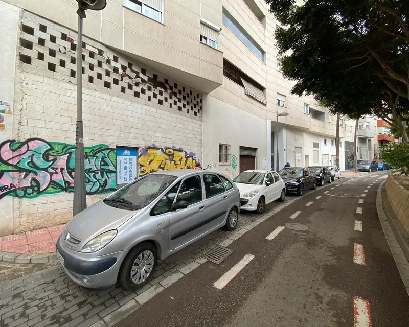 Local en Alquiler en Almería 87m2