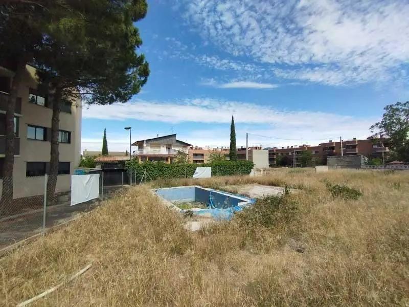 Venta Terreno en Centro Cadrete 768m2 Edificabilidad 1167m2