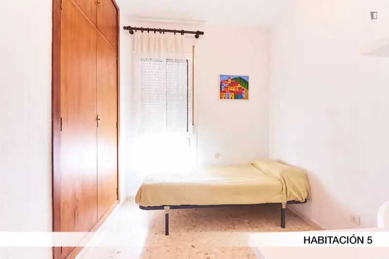 Habitacion Individual Acogedora en Los Remedios Sevilla