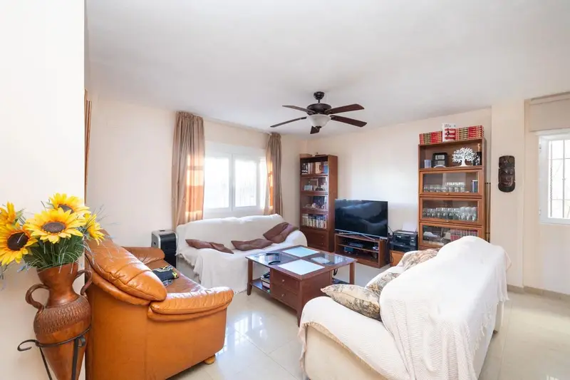 Chalet en Venta Las Gabias Granada Piscina Privada 4 Habitaciones