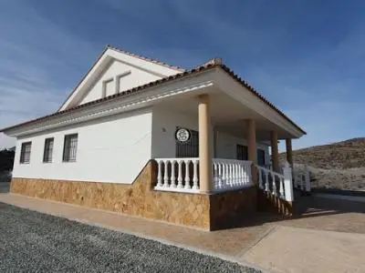Casa de Campo Renovada en Los Casarejos con Piscina Privada