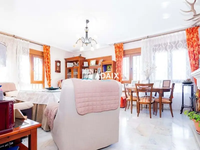 Chalet en Cáceres 330m2 con Piscina y Jardín