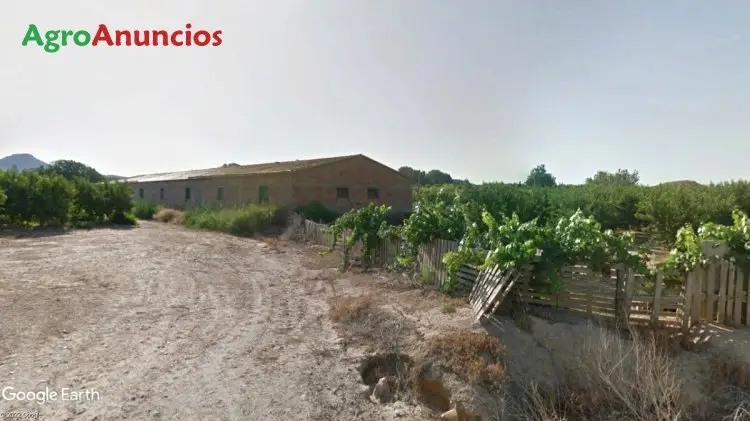 Venta  de Finca para recreo con naves ganaderas en Lleida