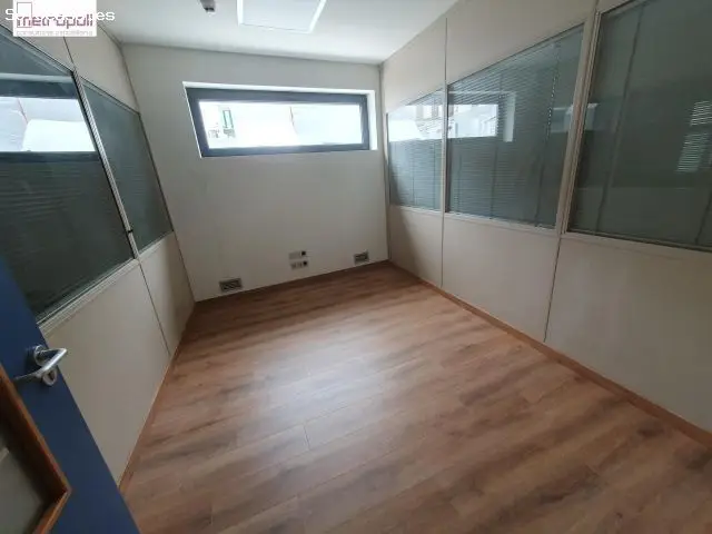 Alquiler Oficinas Gros: Peque																																																																																																																																																																														
ñas y Grandes