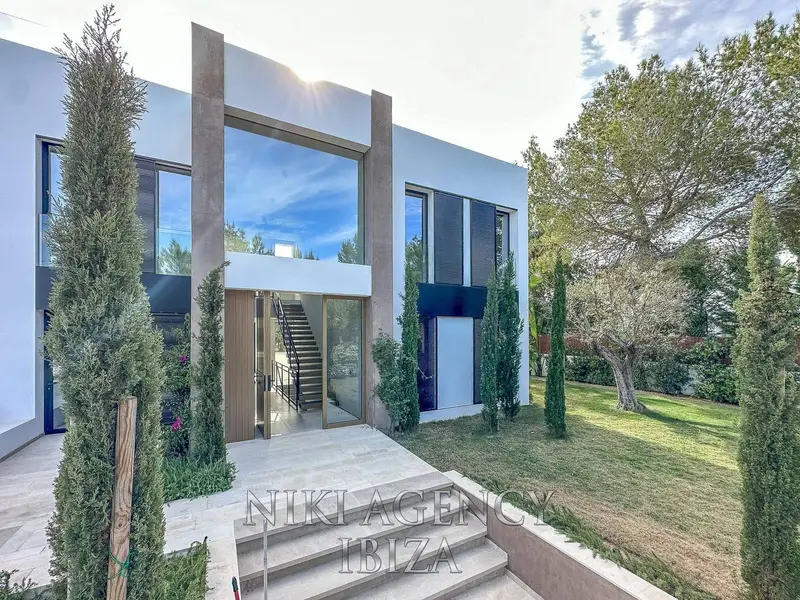 Villa Moderna en Ibiza con Vistas al Mar 4 Dormitorios y Piscina Privada