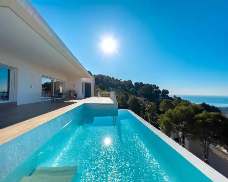 Villa de Lujo en Altea con Vistas al Mar y Piscina Infinita