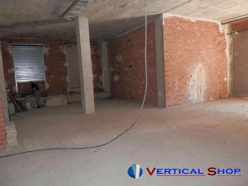 Venta Local Comercial 100m2 Plaza Iglesia Caudete Cochera