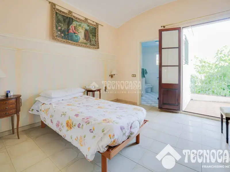 Casa señorial 280m2 centro 4 dormitorios patio garaje