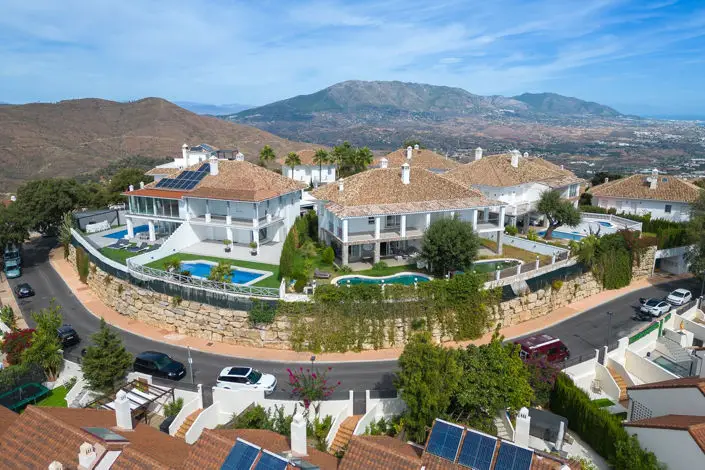 Villa en La Mairena 5 Dormitorios Piscina Privada Vistas Panoramicas