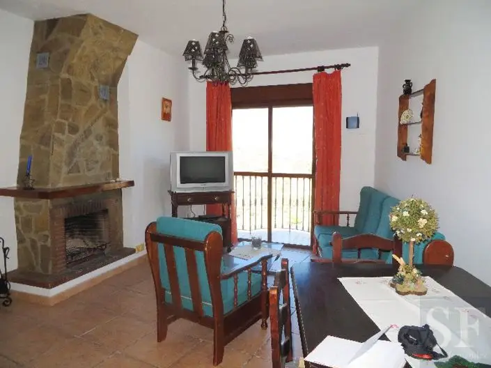Casa adosada moderna en Corumbela 2 dormitorios 2 garajes