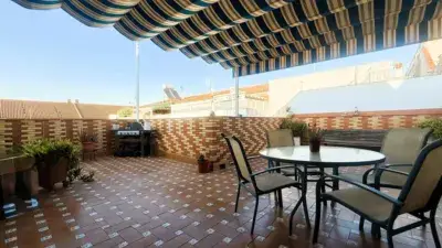 Casa en venta en Calle Maria Zambrano 3 habitaciones 2 baños
