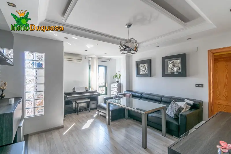 Piso en venta en Ogíjares 3 dormitorios, garaje y piscina