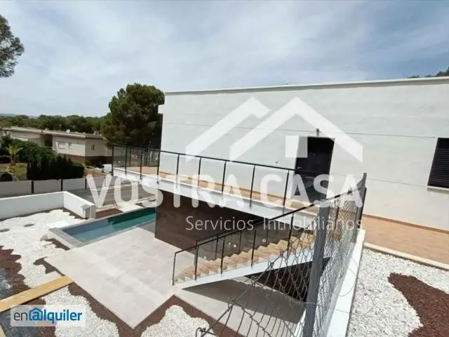 Chalet en El Bosque Chiva con Piscina Infinita y Vistas