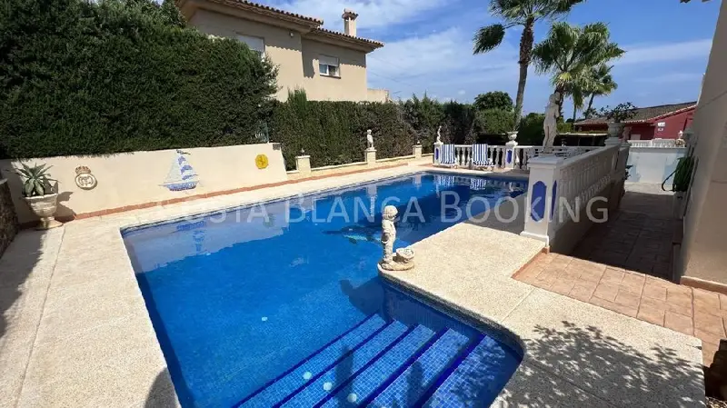 Chalet con Vistas al Mar en Miramar La Nucia