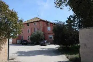 Casa con 11 Habitaciones en Monzalbarba Zaragoza