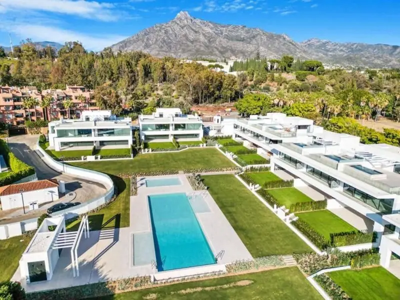 Chalet de Lujo en Alquiler Anual Milla de Oro Marbella