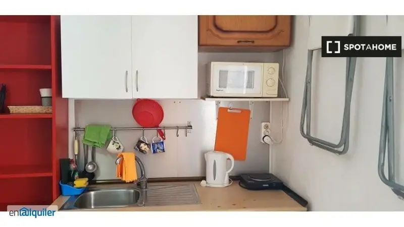 Estudio Amueblado en Alquiler C
rdoba