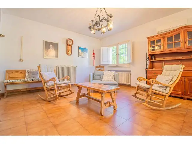 Casa en Venta en Figueres con Jardin y Garaje para 3 Coches