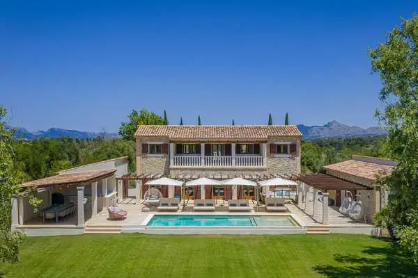 Finca de Lujo en Pollensa con Casa de Invitados