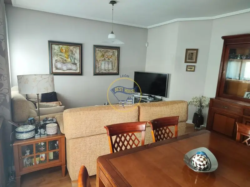 venta Chalet en Distrito 11, León (718490)- Globaliza