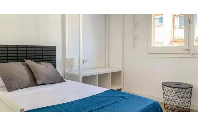 Rent 5 bedroom apartment in l'Hospitalet de Llobregat