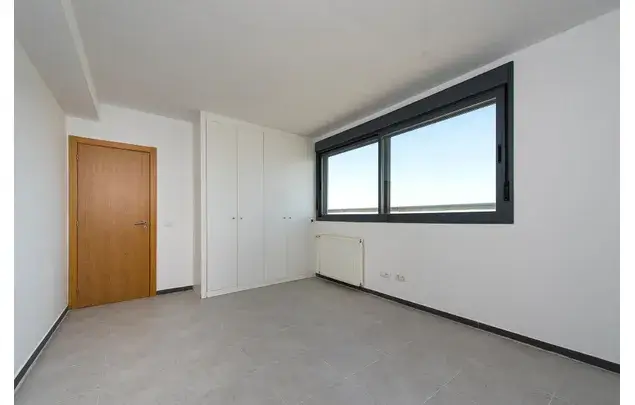 Rent 1 bedroom apartment of 70 m² in Alcobendas