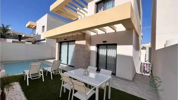 Villa Moderna en Los Montesinos con Piscina Privada