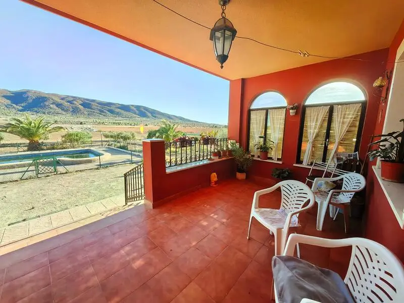 Casa de Campo en Venta en Yecla 3 Dormitorios Piscina Privada