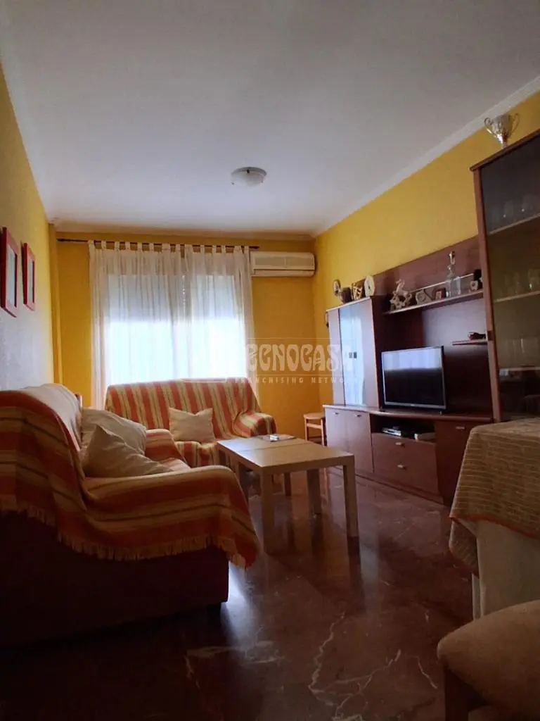 Piso en venta en Huelva 3 dormitorios con balcón y terraza