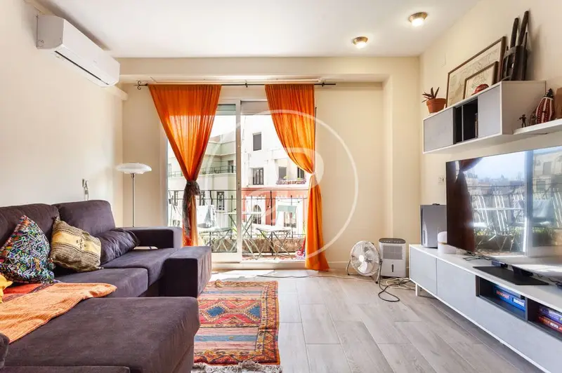 Apartamento en San Francesc Valencia 84m2 Terraza Amueblado