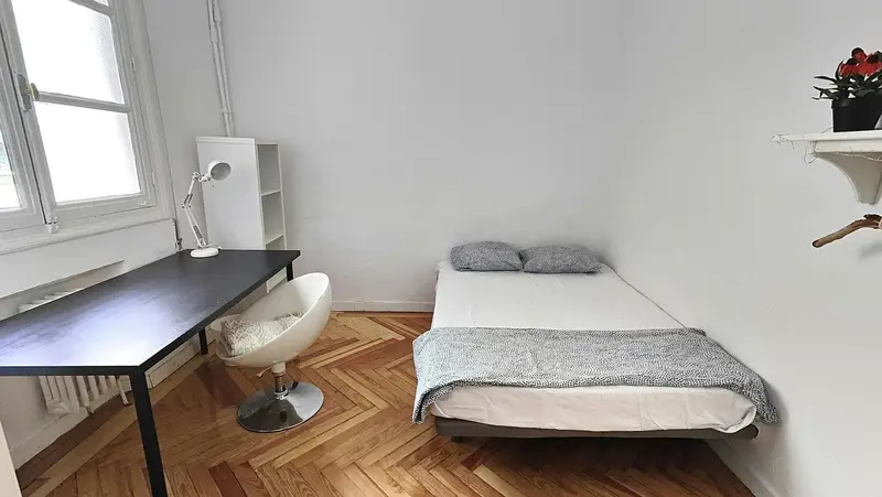 Habitacion amueblada Gran Via Madrid estudiantes jovenes